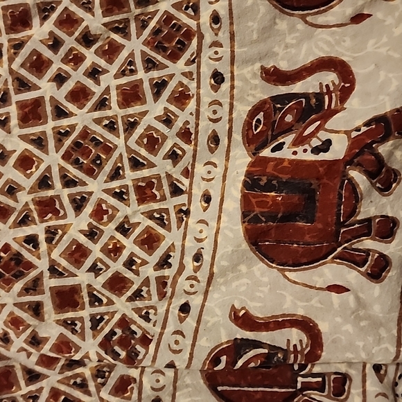 Patterned elephant wrap skirt - Picture 2 of 2